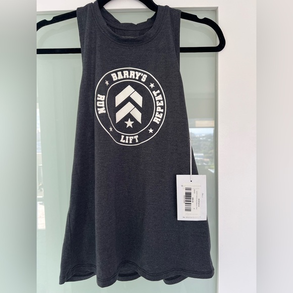 Barry’s Bootcamp Tops - NWT Barry’s Bootcamp Women’s Gray Run Lift Repeat Tank Size Medium